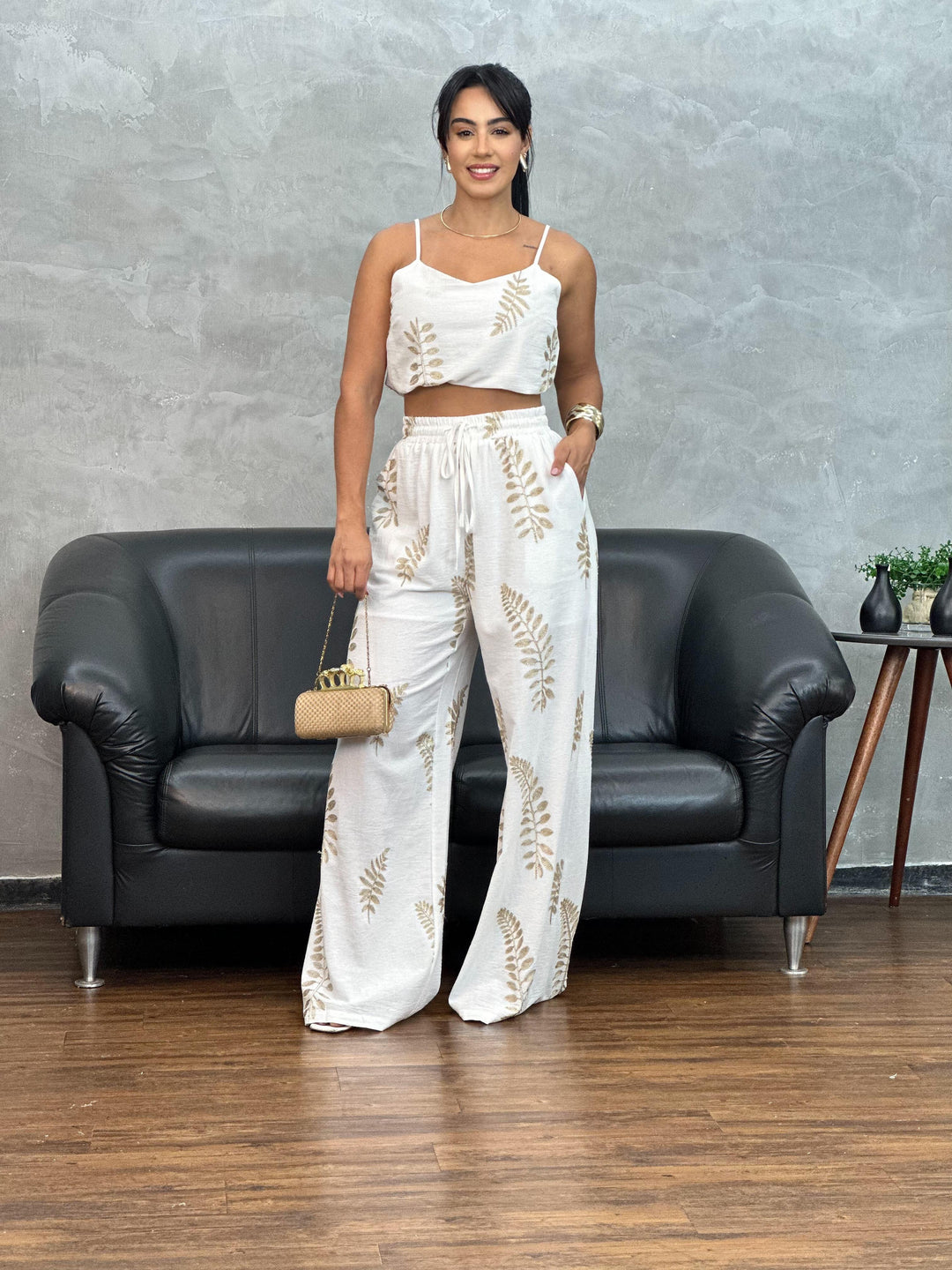 Calça Bordada Folhagem 23082. (4-H)