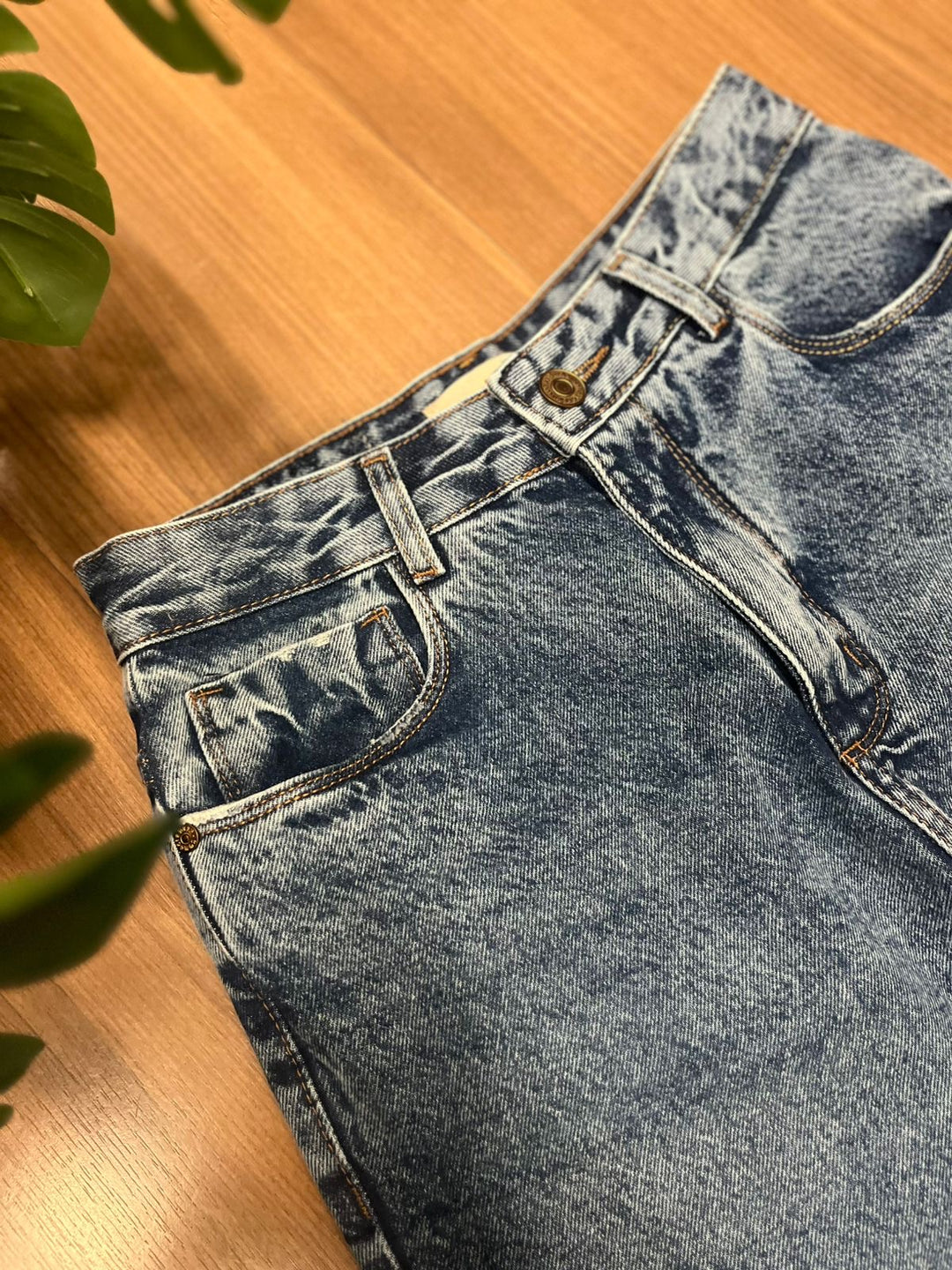 Calça Consciência Jeans Mom 00102.  4C
