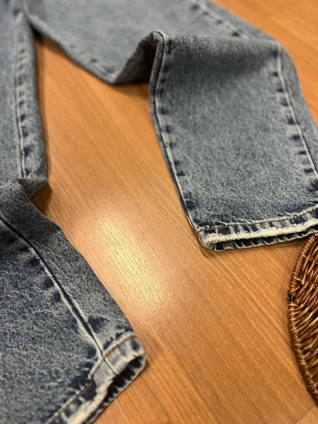 Calça Consciência Jeans Mom 00102.  4C