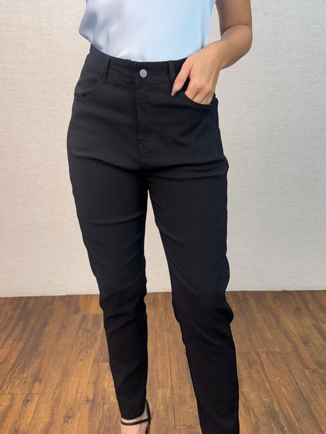 Calça Sarja Recorte Lateral 5233. (4-E)