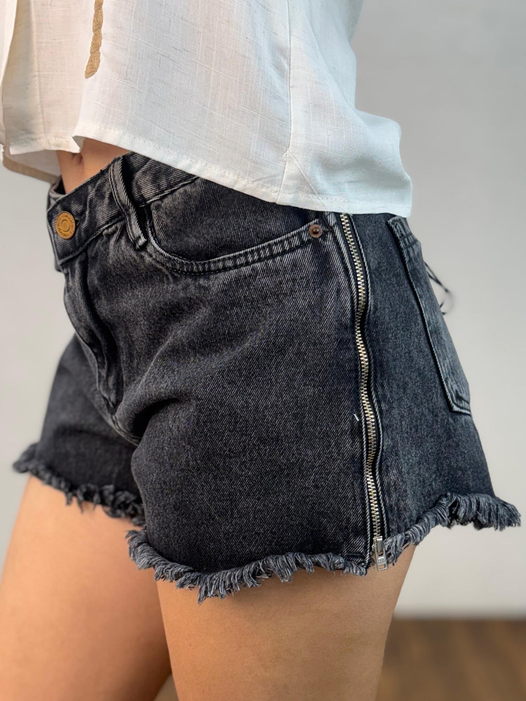 Short Jeans Zíper Lateral 24561. (6-M)
