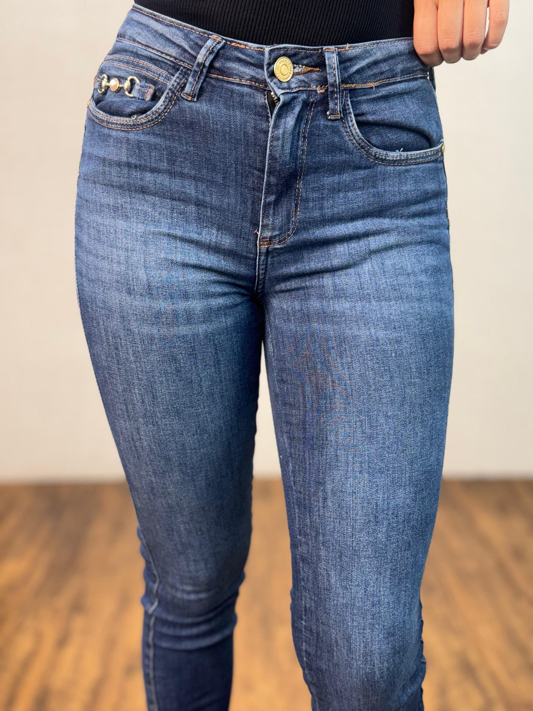Calça Jeans Skinny Detalhe Bolso 24762. (4-G)