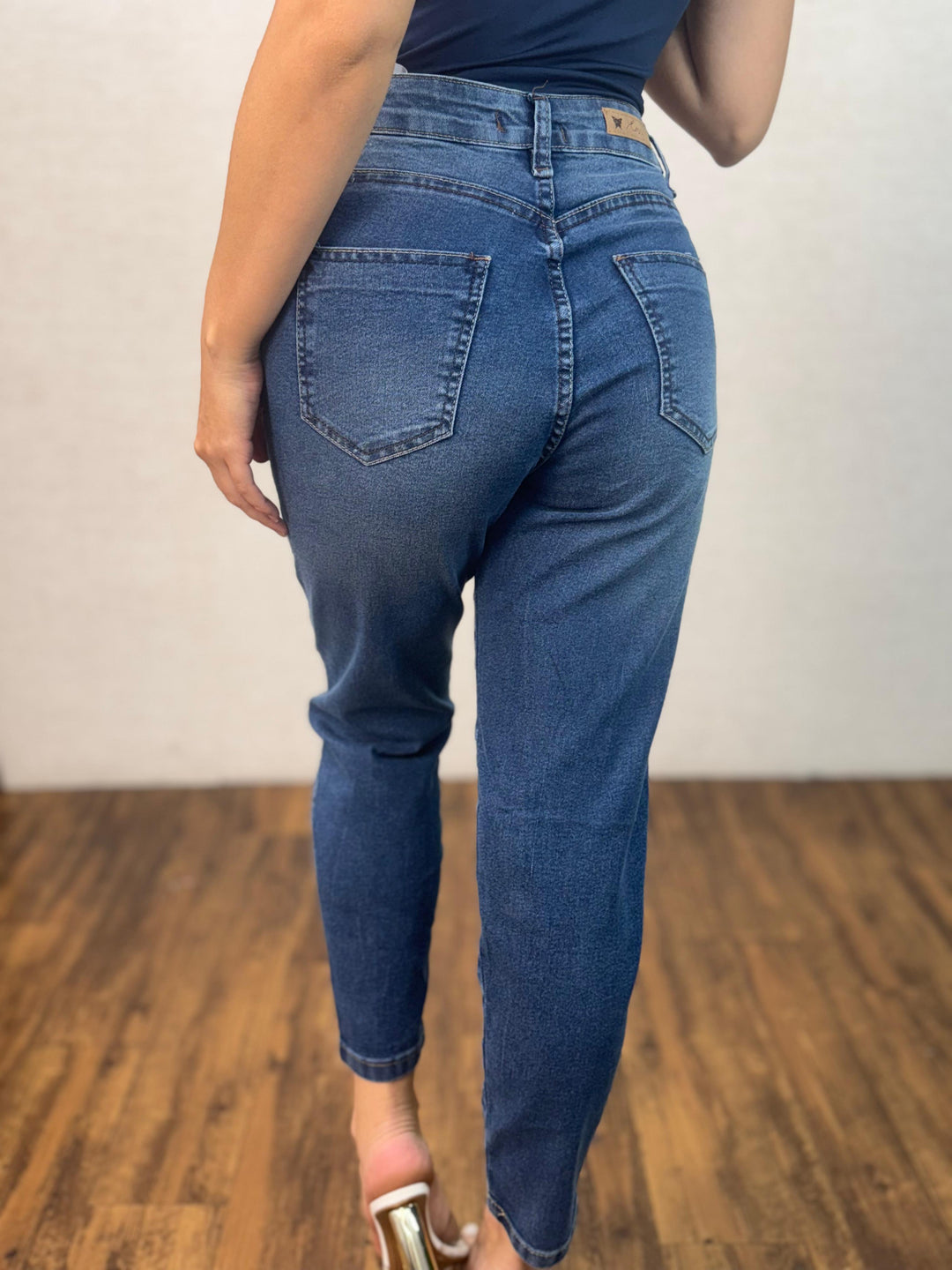 Calça Jeans Mom Basic 7985/1015 AB. (4-I)