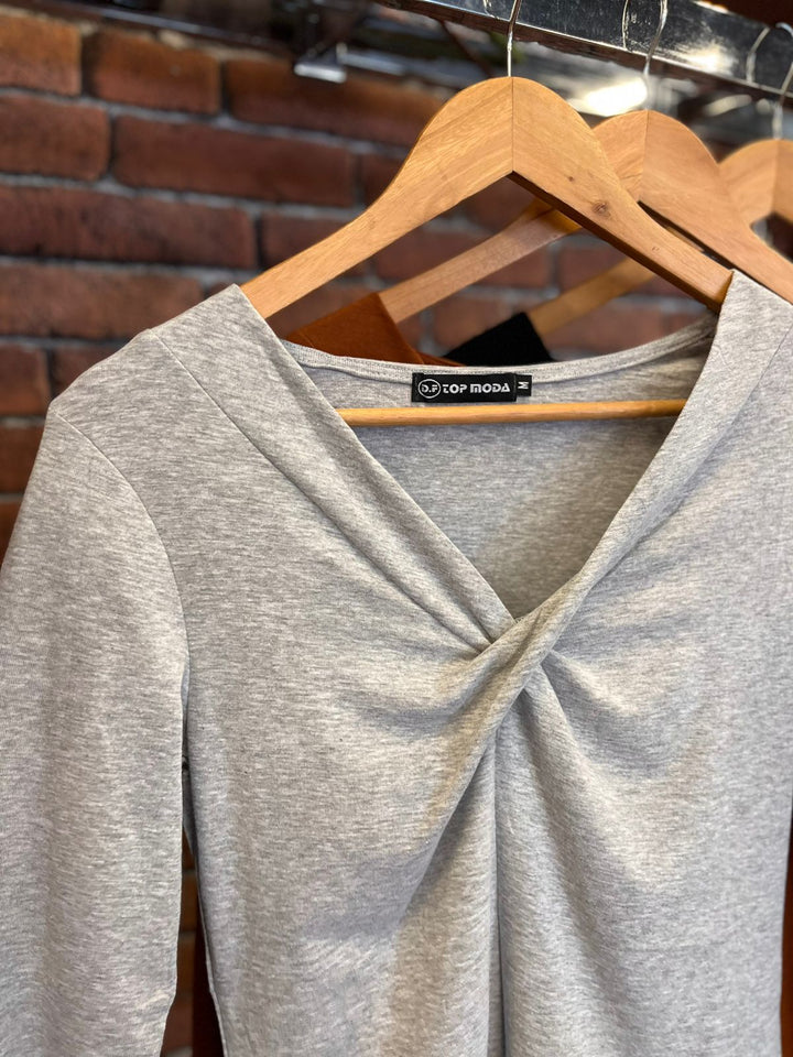 Blusa Decote Torcido 1553   (14-N)