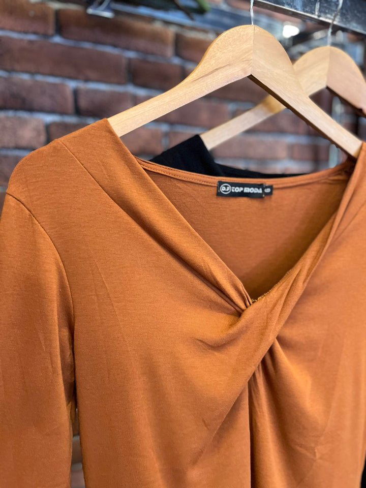 Blusa Decote Torcido 1553   (14-N)