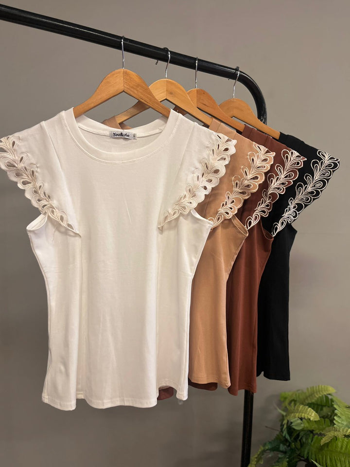 Regata Detalhe Manga Bordada X176 (2G)